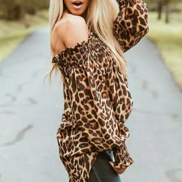 Leopard long Sleeve off the Shoulder Top Sz S - Picture 4 of 4